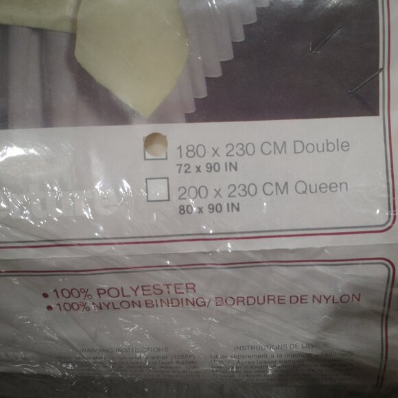 Beacon Salem 100% Polyester Ivory Double Size - 72" x 90" Blanket - Picture 2 of 3